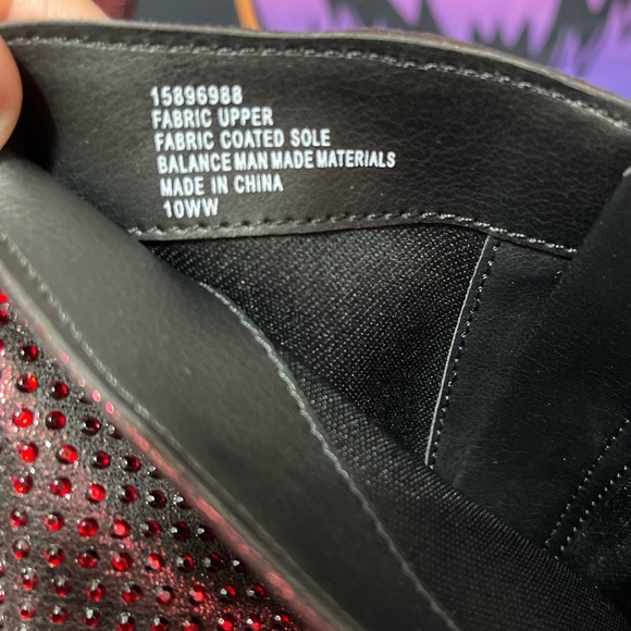 TORRID Size 10 Red Pointed Heel Bootie - Picture 3 of 6